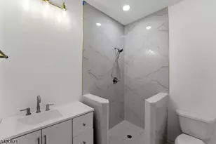 704 Green Ln, Union Township, NJ 07083 - Photo 10