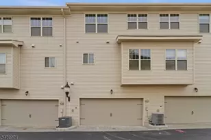 704 Green Ln, Union Township, NJ 07083 - Photo 14