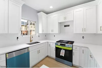 704 Green Ln, Union Township, NJ 07083 - Photo 2