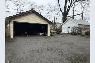 538 N Maple Ave, East Orange, NJ 07017 - Photo 2