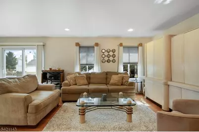 8 Russell Ct, Montville Township, NJ 07045 - Photo 4