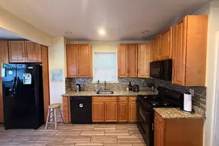 85 Laventhal Ave, Irvington, NJ 07111 - Photo 6