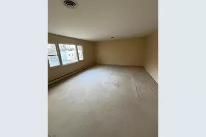 28 Carr St, Pompton Lakes, NJ 07442 - Photo 32