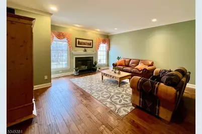 43 Georgetown Ct, Bernards Township, NJ 07920 - Photo 4