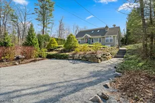 426 E Lakeshore Dr, Vernon, NJ 07422 - Photo 2