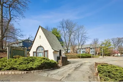 8 Village Green Ct, South Orange Village Twp., NJ 07079 - Photo 34