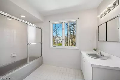 8 Village Green Ct, South Orange Village Twp., NJ 07079 - Photo 22