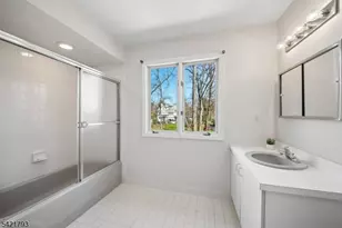 8 Village Green Ct, South Orange Village Twp., NJ 07079 - Photo 22