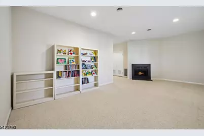 8 Village Green Ct, South Orange Village Twp., NJ 07079 - Photo 24