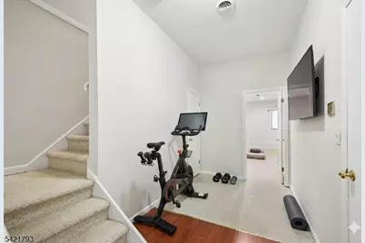 8 Village Green Ct, South Orange Village Twp., NJ 07079 - Photo 30