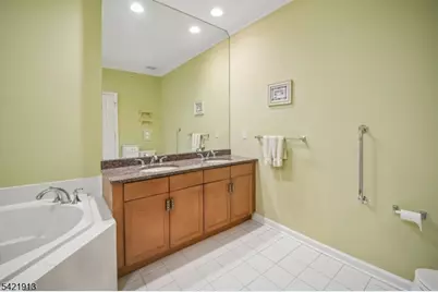 1403 Pointe Gate Dr #1403, Livingston Twp., NJ 07039 - Photo 16