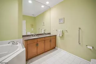 1403 Pointe Gate Dr, Livingston Twp., NJ 07039 - Photo 16