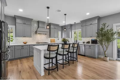 518-520 Cardinal Ln, Green Brook Township, NJ 08812 - Photo 1