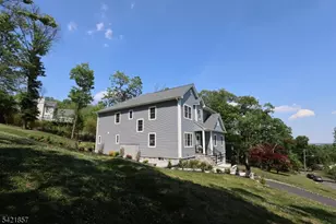 518-520 Cardinal Ln, Green Brook Township, NJ 08812 - Photo 2