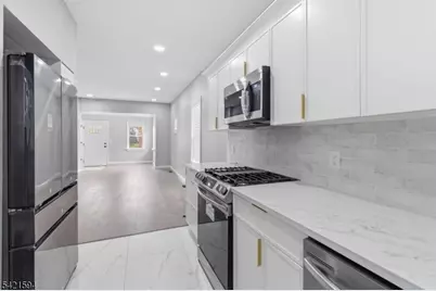 77 Lakeside Ave, Pompton Lakes, NJ 07442 - Photo 8