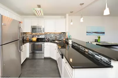 20 Parkside Ct, Wayne, NJ 07470 - Photo 8