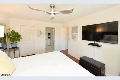 20 Parkside Ct, Wayne, NJ 07470 - Photo 16