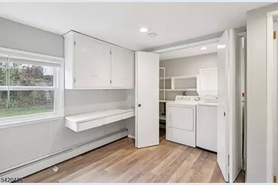 42 Nomahegan Ct, Cranford Township, NJ 07016 - Photo 12