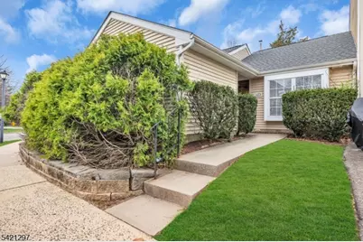 123 Harrow Dr, Franklin Township, NJ 08873 - Photo 2