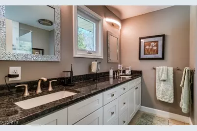 13 Laurel Pl, Chester, NJ 07930 - Photo 20