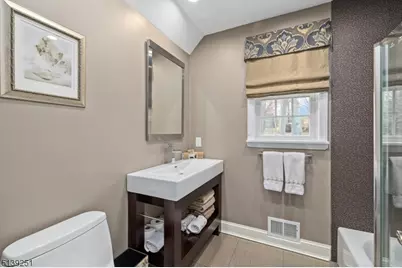 5 Sherwood Dr, Watchung, NJ 07069 - Photo 12