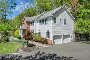 63 Twin Oaks Rd, Bridgewater, NJ 08807 - Photo 4