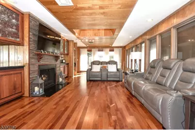 7 Jefferson Pl, Wayne, NJ 07470 - Photo 16