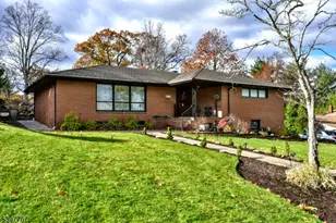 7 Jefferson Pl, Wayne, NJ 07470 - Photo 1