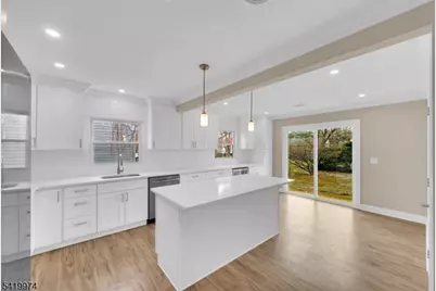 3 Pembroke Ln, Berkeley Township, NJ 08757 - Photo 10