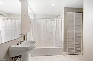 16 Ditmars Cir, Hillsborough Township, NJ 08844 - Photo 24