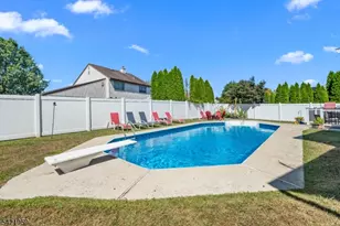 16 Ditmars Cir, Hillsborough Township, NJ 08844 - Photo 2