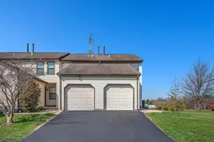 233 Spruce Ct, Raritan Township, NJ 08822 - Photo 2