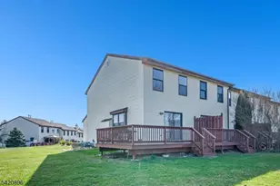 233 Spruce Ct, Raritan Township, NJ 08822 - Photo 4