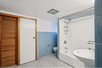 17 Emma Pl, Clifton, NJ 07013 - Photo 18