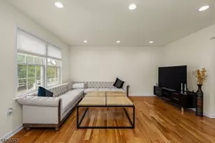 47 Harvey Ct, Clark Township, NJ 07066 - Photo 6