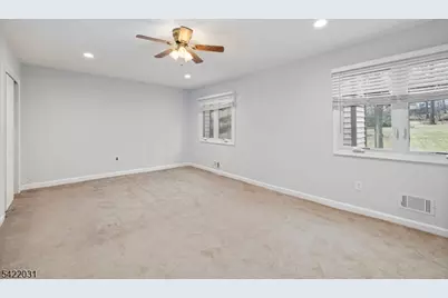 33 Stockton Ct, Parsippany, NJ 07950 - Photo 24