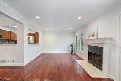 33 Stockton Ct, Parsippany, NJ 07950 - Photo 12