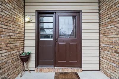 33 Stockton Ct, Parsippany, NJ 07950 - Photo 6