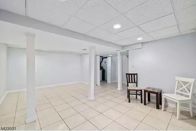 33 Stockton Ct, Parsippany, NJ 07950 - Photo 26