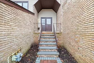 33 Stockton Ct, Parsippany, NJ 07950 - Photo 4