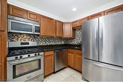 33 Stockton Ct, Parsippany, NJ 07950 - Photo 16