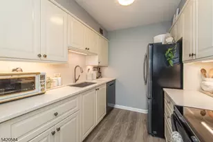 300 Main St, Little Falls Township, NJ 07424 - Photo 12