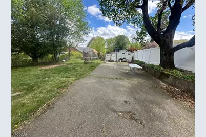 126 Bartholdi Ave, Butler, NJ 07405 - Photo 2