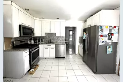 126 Bartholdi Ave, Butler, NJ 07405 - Photo 18