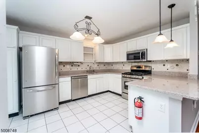 17 Clark Ct, Bernards Township, NJ 07920 - Photo 6