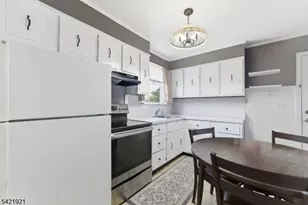 537 Rogers Dr, Roxbury Township, NJ 07850 - Photo 8