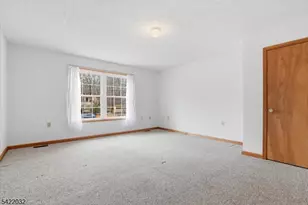 7225 Winnebago Dr, Pennsylvania, NJ 18347 - Photo 6