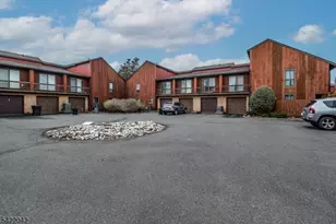 498 Auten Rd 2D, Hillsborough Township, NJ 08844 - Photo 4