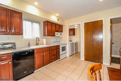 498 Auten Rd 2D, Hillsborough Township, NJ 08844 - Photo 14