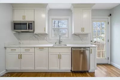 6 Windsor Way, Berkeley Heights Township, NJ 07922 - Photo 18